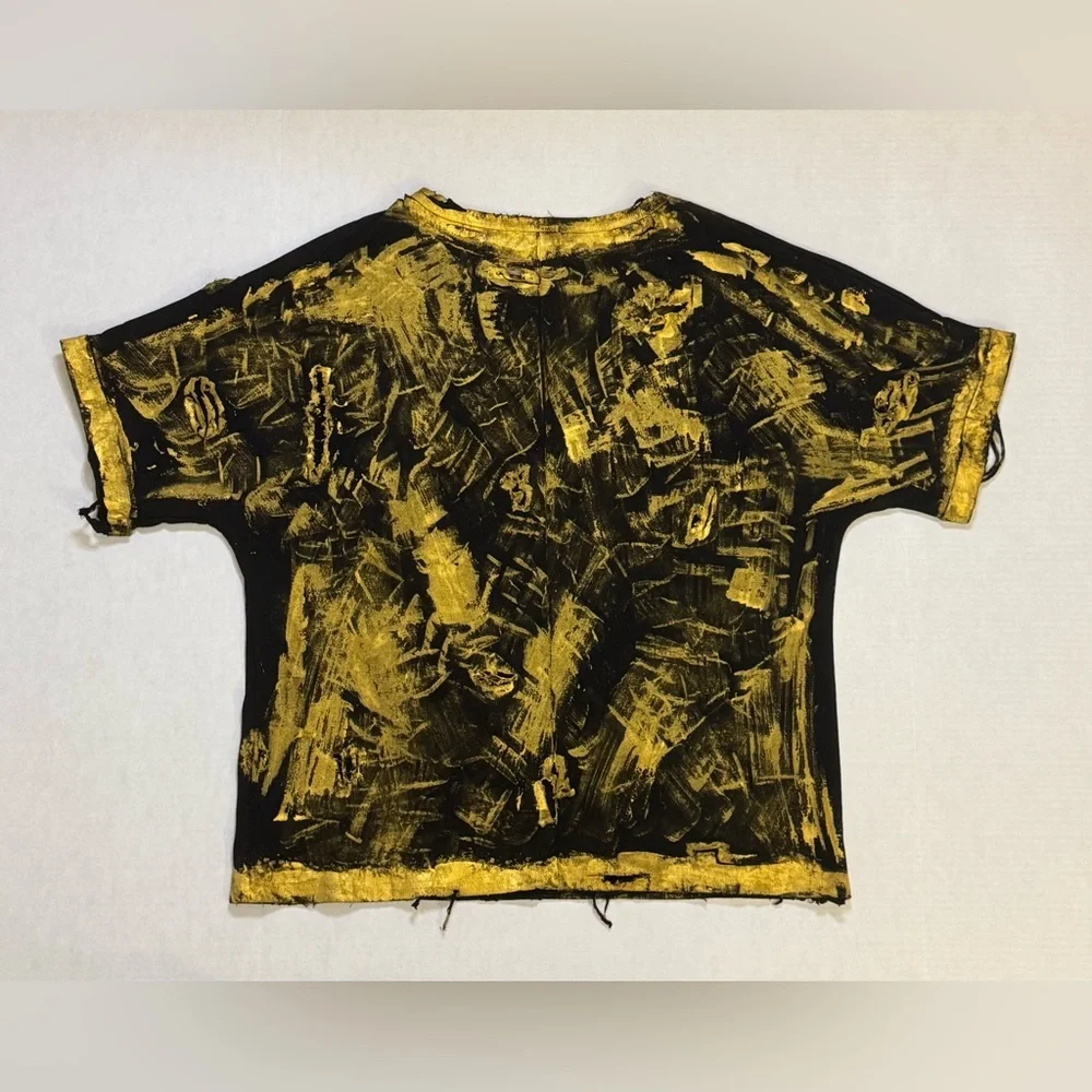 Distressed Hand-Painted Crown Smiley Graphic Tee - Picture 5 of 8